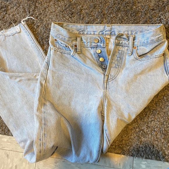 501 Distressed Levi’s - Picture 4 of 9